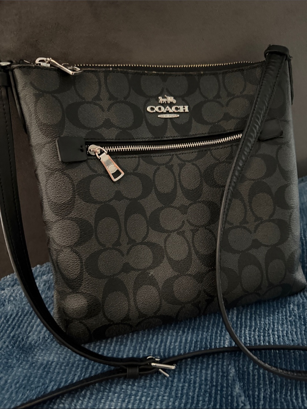 Coach Black Signature Crossbody Shoulder Bag - Picture 4 of 5
